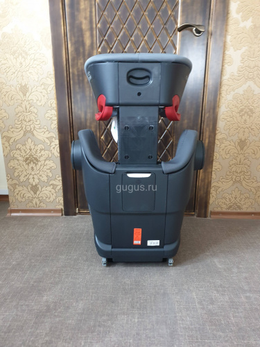   Britax Roemer Kidfix III M (15-36 )  8